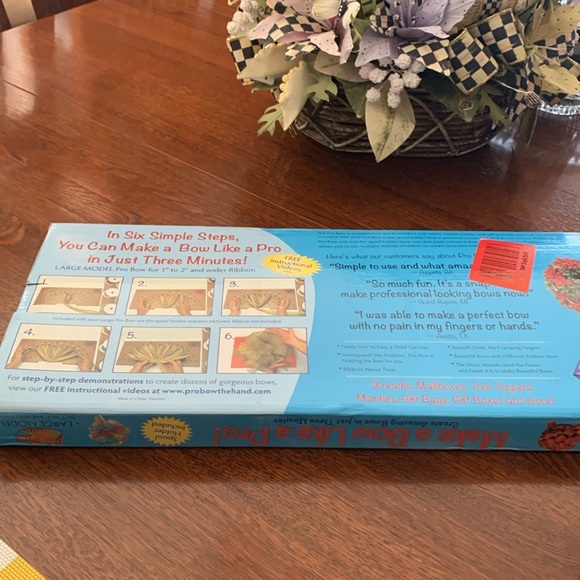 Take your wired ribbon and make a professional looking bow for wreaths - Picture 7 of 10